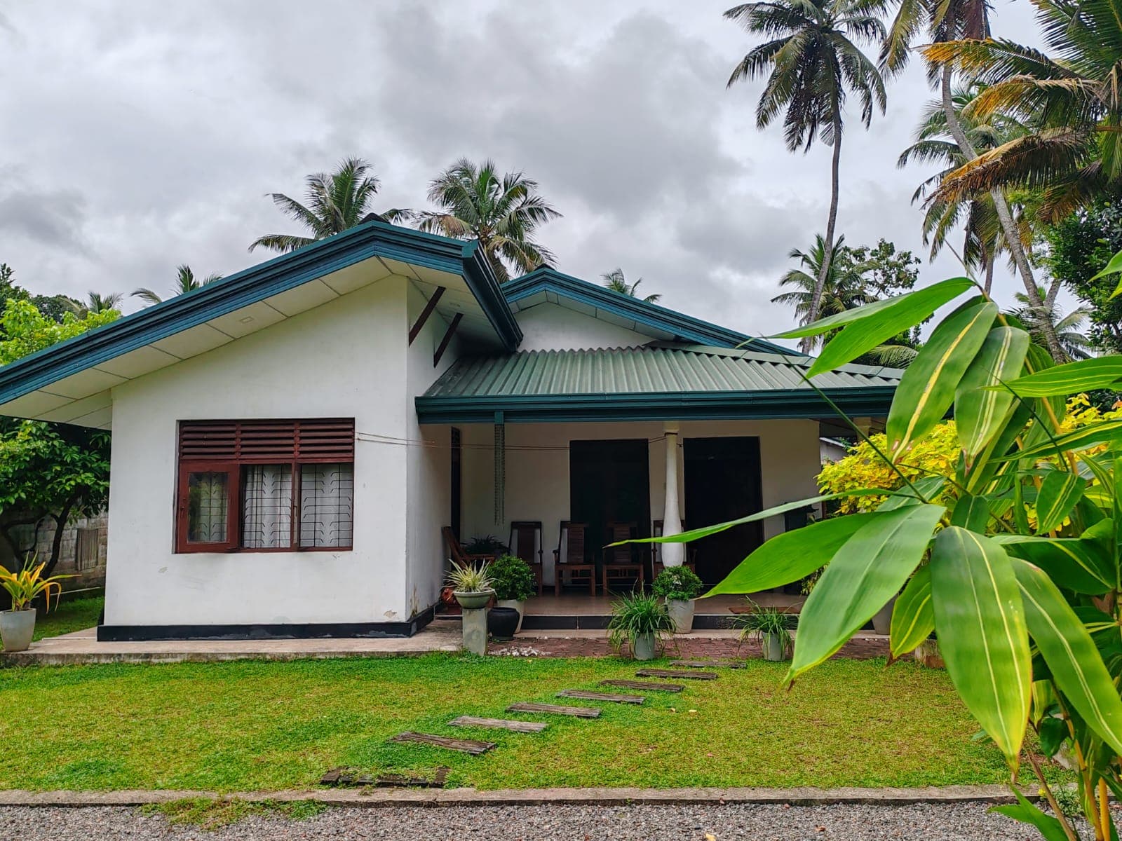 Ja ela, Ekala house for sale - Image 0